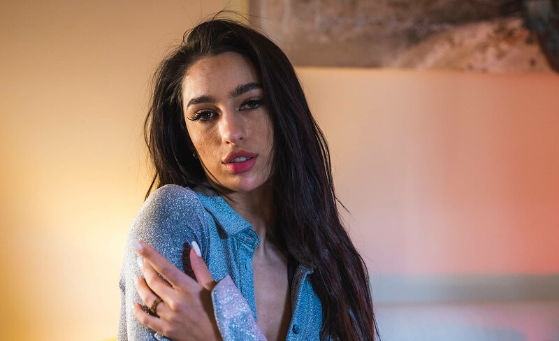 Алина, 24